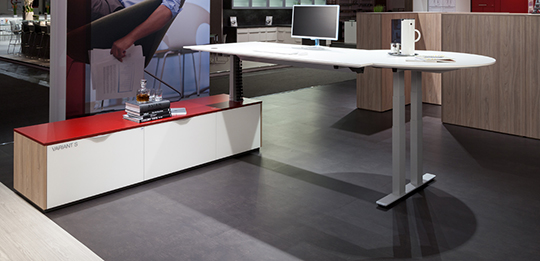 Il telaio per tavolo regolabile in altezza garantisce una postazione di lavoro ergonomica