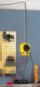 Hängeverteiler Strom, mit 2x4 Schutzkontakt-Steckdosen